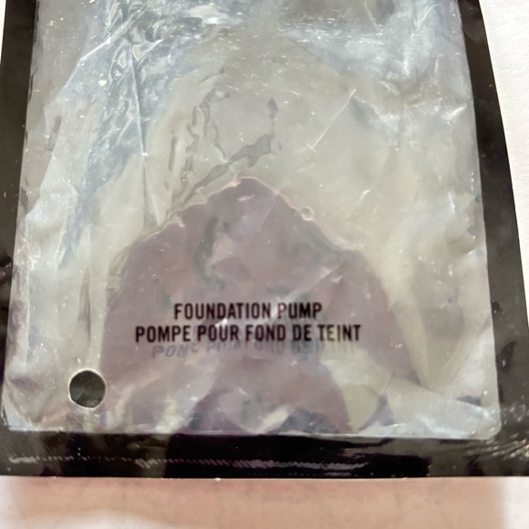 MAC Foundation Pump - Picture 6 of 8